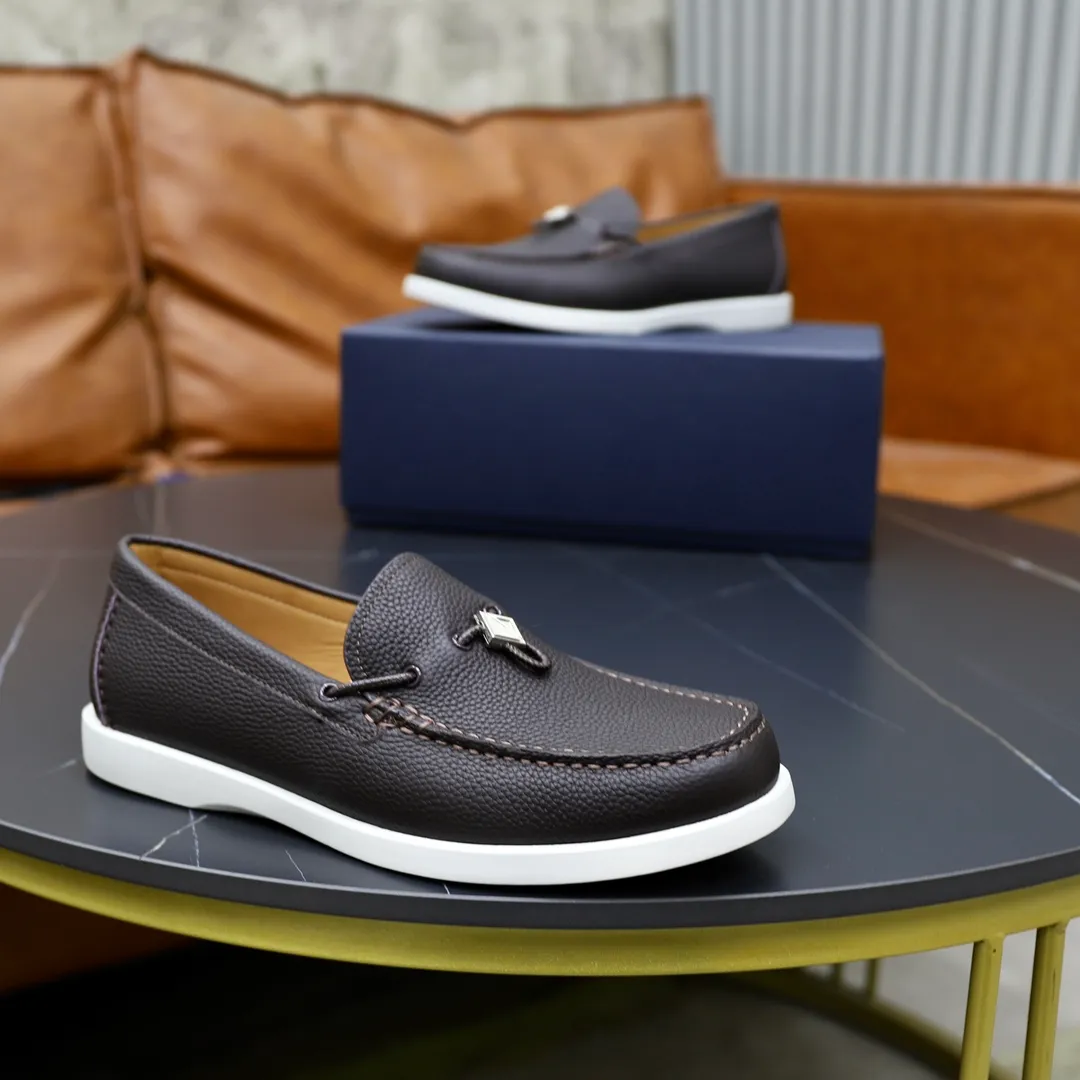 Ex-factory price: 540🙅‍♂️🙅‍♂️🙅‍♂️ Brand: Dior DIOR Standard code: Men's code 38/44 (45 can be customized) Grade: Same as the official website Material: Original cowhide stitching, cowhide lining, original TPU wear-resistant soft outsole Style categories: Leisure and sports version, footwear for driving, young fashion, European and American trends, British style Color: actual picture color